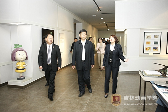 5省政协副主席支建华,省政协副秘书长勾泽川,提案委员会主任肖欣。提案委员会副主任邓友平以及部分省政协委员等同志参观中国有限公司官网国际动漫游戏博物馆.JPG.JPG